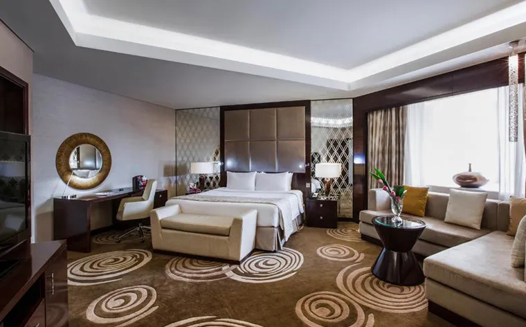 Crowne Plaza Dubai (10)