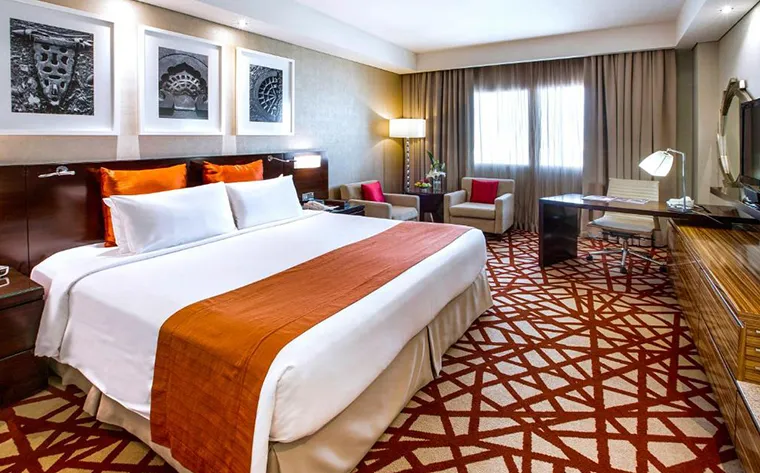 Crowne Plaza Dubai (2)
